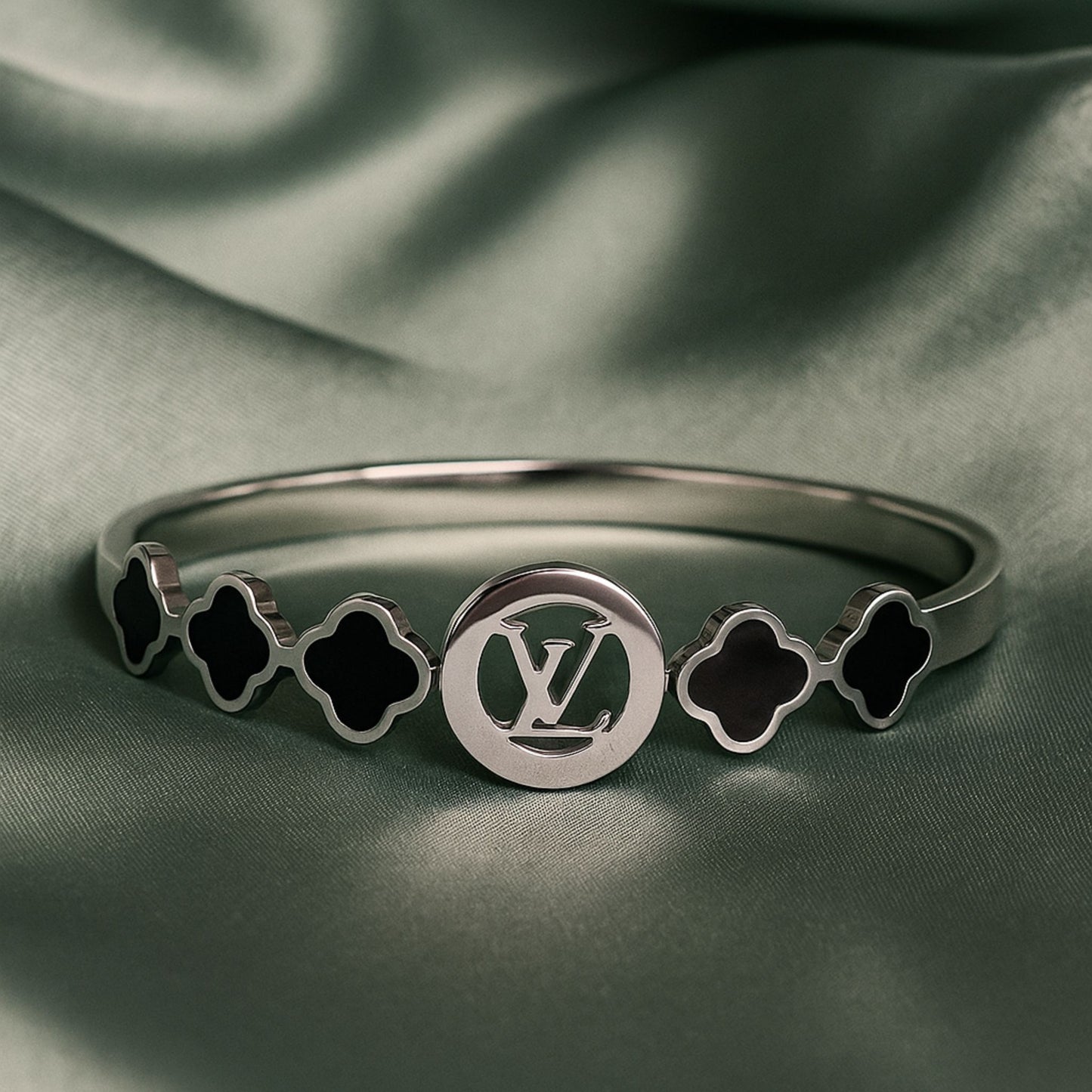 Modern Clover Link Bangle Bracelet