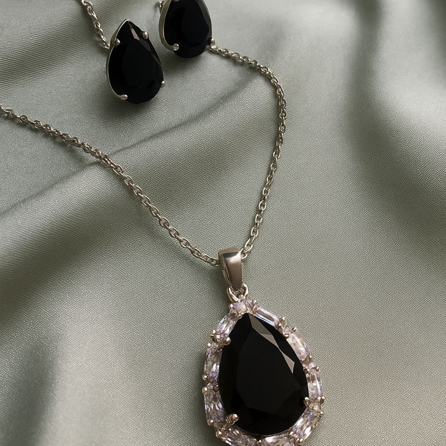 Silver & Onyx Hue Drop Pendant Set
